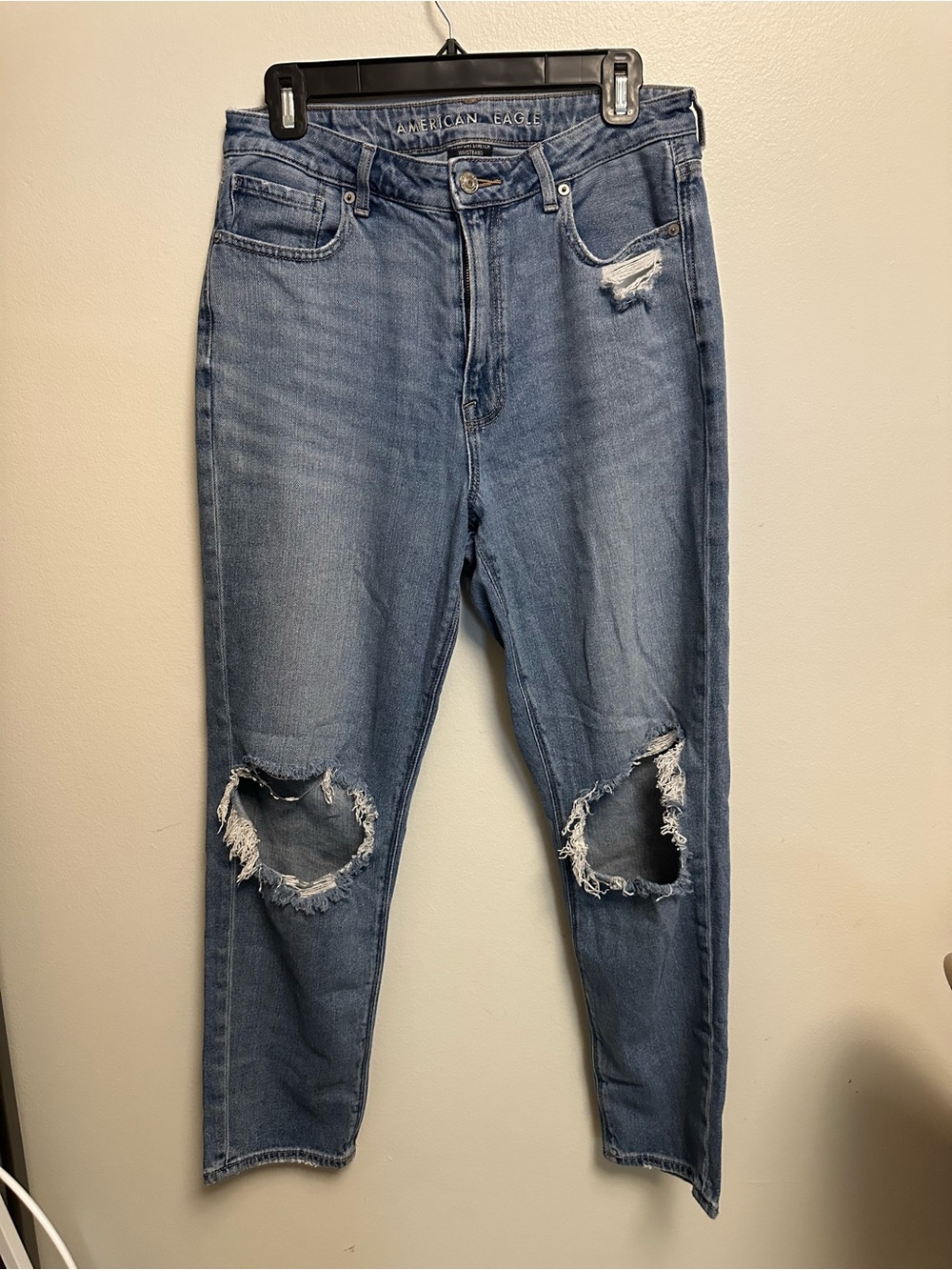 American Eagle Outfitters Light Blue Ripped Boyfriend Jeans